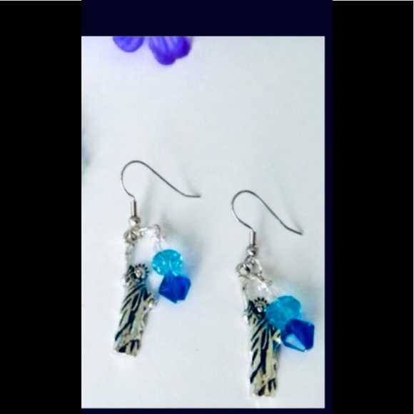 Statue of Liberty Earrings - Picture 2 of 2